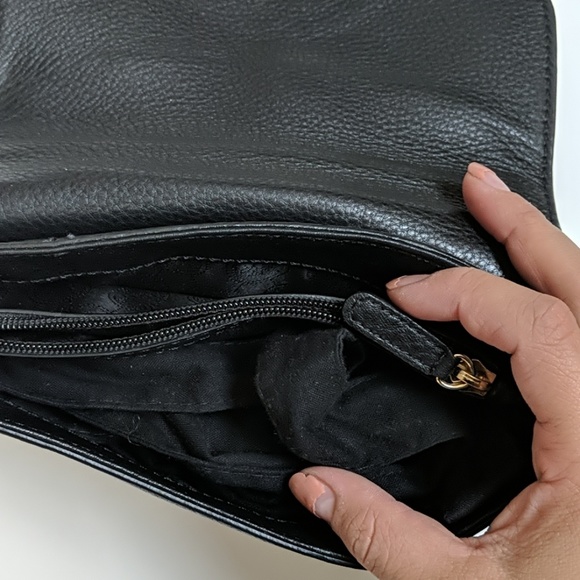 Authentic Michael Kors black&gold crossbody - Picture 4 of 6